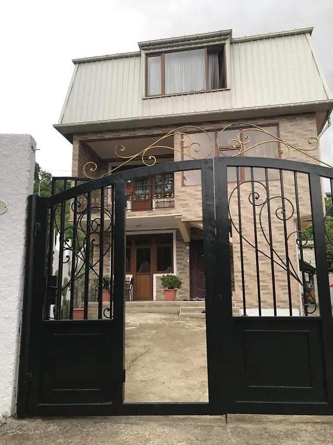 באטומי Lela'S Guest House